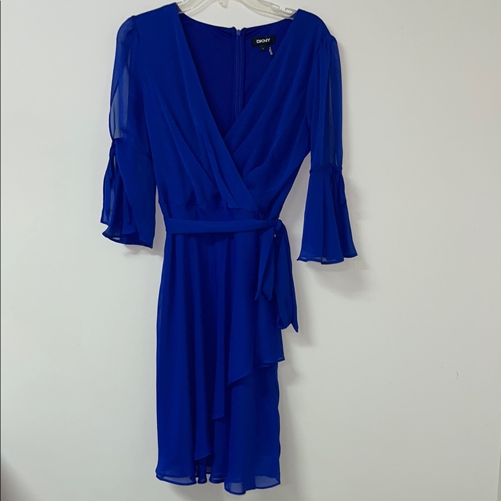 DKNY Women's Cocktail Dress with Shear Bell Sleeves Size 8